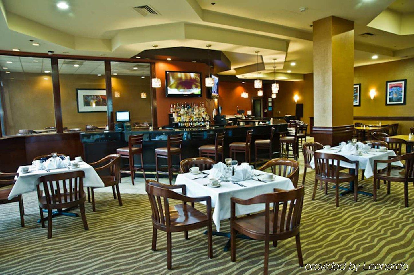 Ramada By Wyndham Southfield Hotel Restaurante foto